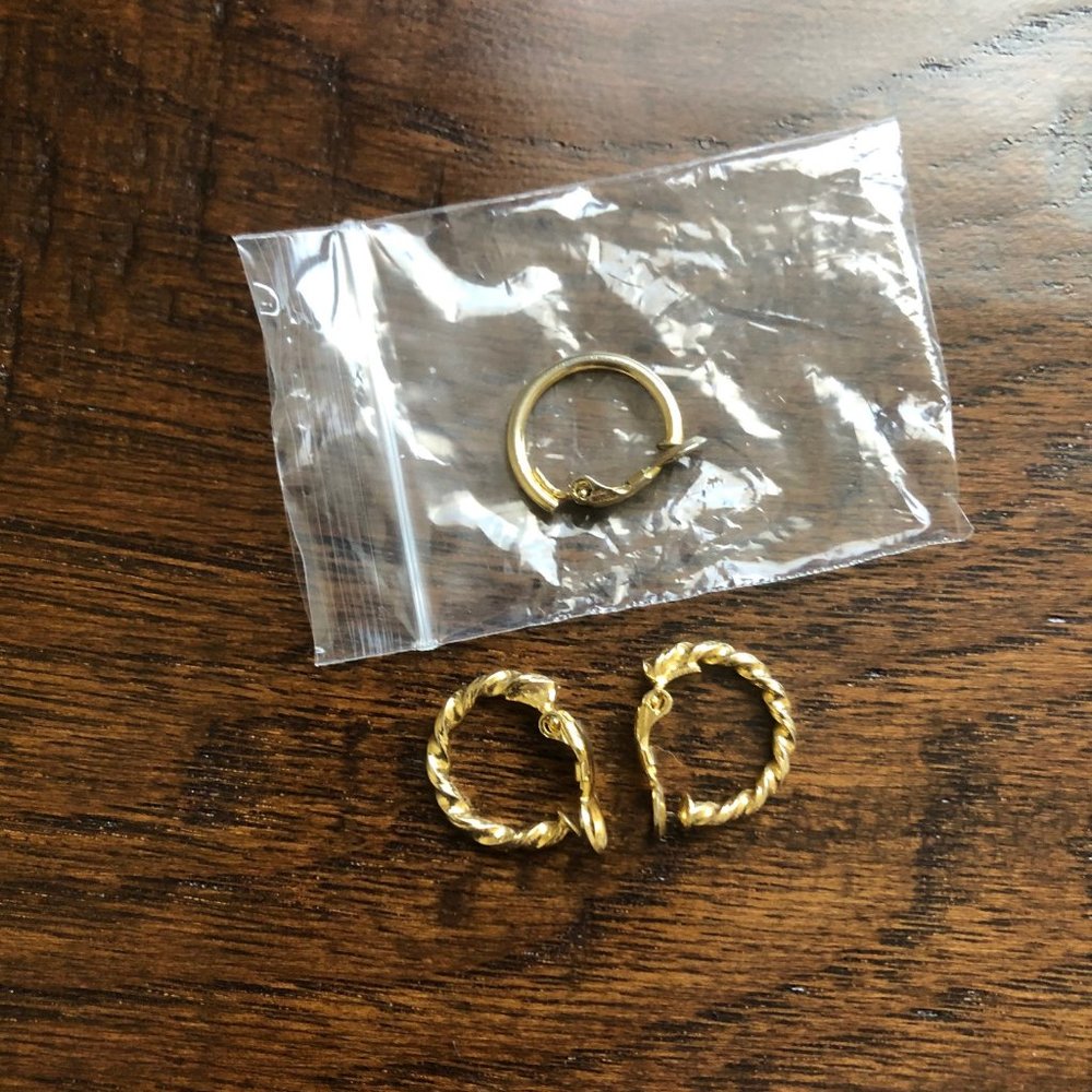 Clip-on faux gold earrings (3)